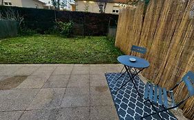 Garden Room In Toulouse